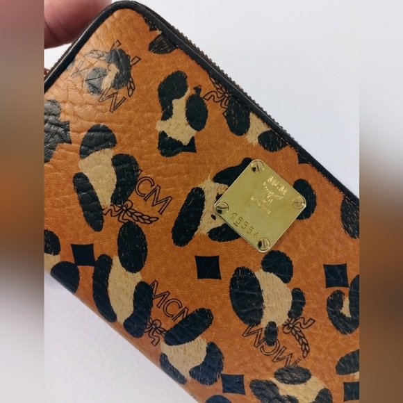 MCM Wallet Limited Edition - Picture 6 of 12